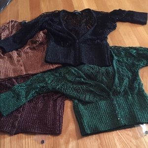 Beautiful cropped sweater knit top